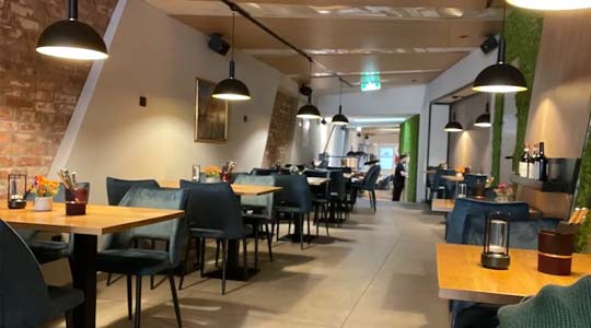 Noon Mirch restaurant interior Altstadt 30 Landshut